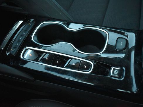 Used 2023 Buick Envision Preferred image 29