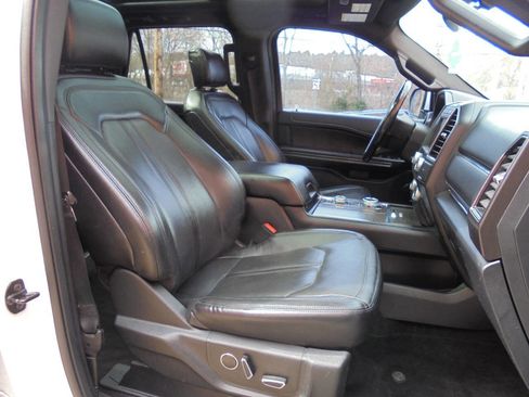 Used 2018 Ford Expedition Max Limited w/ Equipment Group 301A image 10