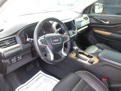 Used 2017 GMC Acadia Denali w/ Technology Package AWD/4WD image 11