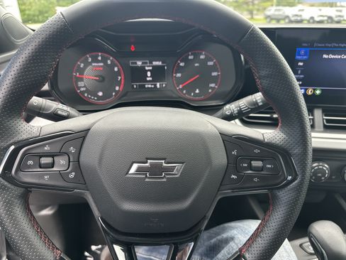 Certified 2025 Chevrolet Trax RS w/ Driver Confidence Package FWD image 13