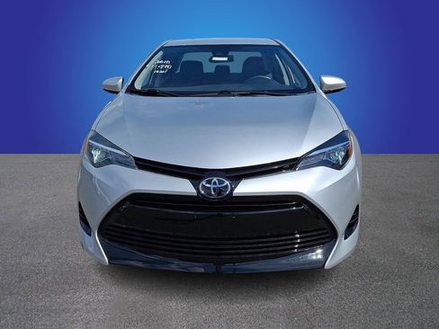 Used 2018 Toyota Corolla LE FWD image 2