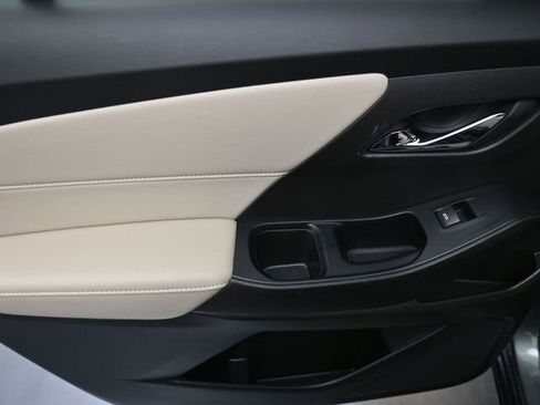 Used 2023 Chevrolet Traverse LT w/ LT Premium Package image 19