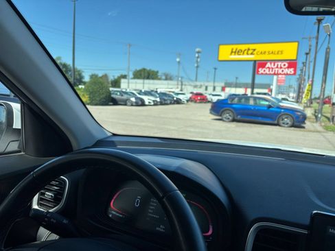 Used 2025 Hyundai Venue SEL FWD image 34