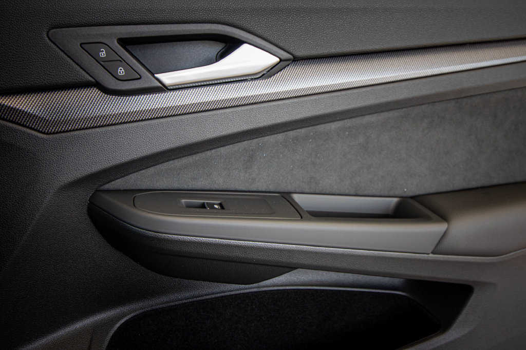 New 2026 Volkswagen GTI SE FWD image 22