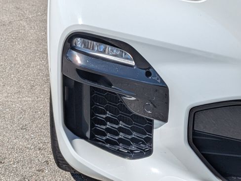 Used 2021 BMW X5 sDrive40i w/ M Sport Package image 11