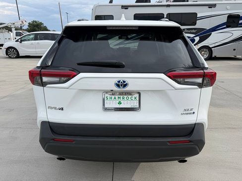 Used 2021 Toyota RAV4 XLE AWD/4WD image 4