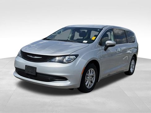 Used 2023 Chrysler Voyager LX FWD image 1