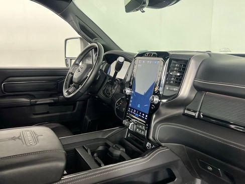 Used 2024 RAM 2500 Limited AWD/4WD image 32