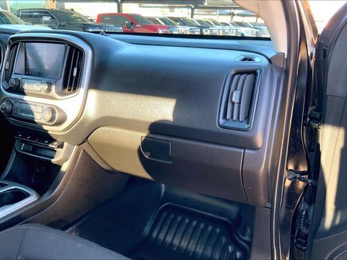 Used 2022 Chevrolet Colorado LT w/ Fleet Safety Package image 16