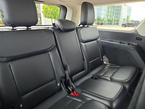 Used 2025 Ford Expedition Max Platinum w/ Driver's Package AWD/4WD image 36
