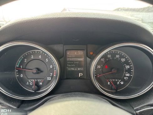 Used 2012 Jeep Grand Cherokee Laredo w/ Laredo E Group image 19