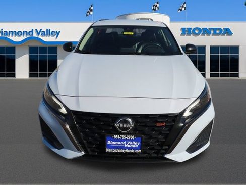 Used 2023 Nissan Altima 2.5 SR image 2