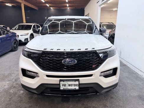 Used 2020 Ford Explorer ST w/ ST Street Pack image 6