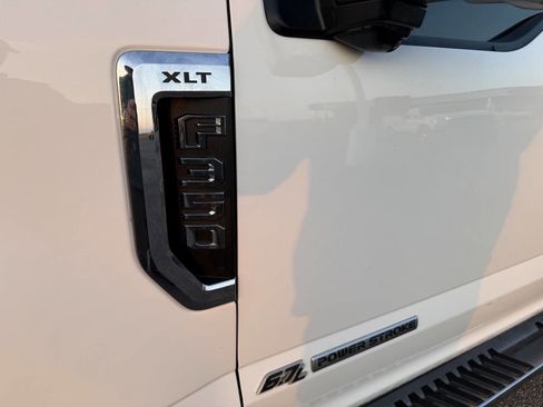 Used 2021 Ford F350 XLT w/ XLT Premium Package image 14