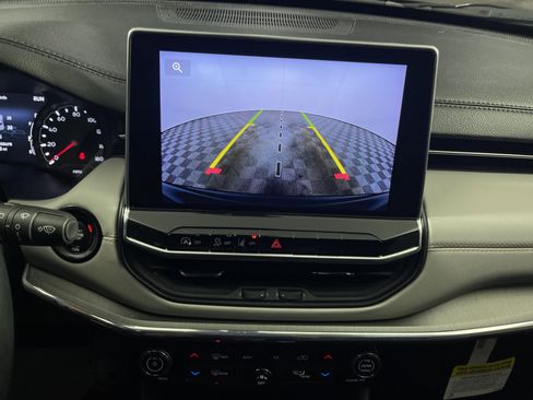 Used 2022 Jeep Compass Limited image 21