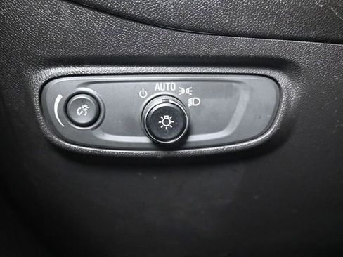 Used 2023 Chevrolet Equinox LT image 15