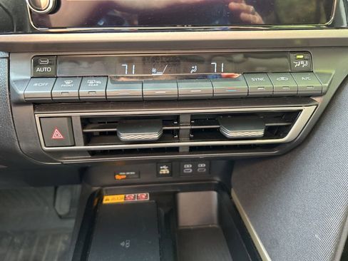Used 2025 Toyota Camry LE FWD image 17