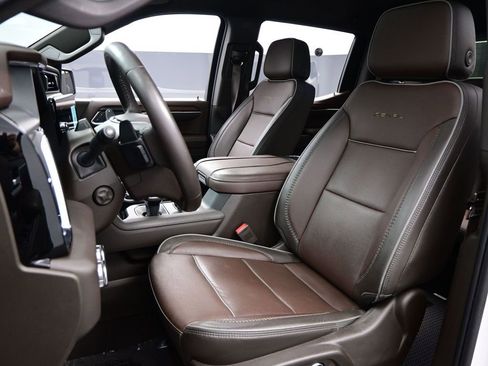 Used 2024 GMC Sierra 1500 Denali image 9