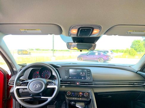 Used 2021 Hyundai Elantra SEL w/ Cargo Package FWD image 16
