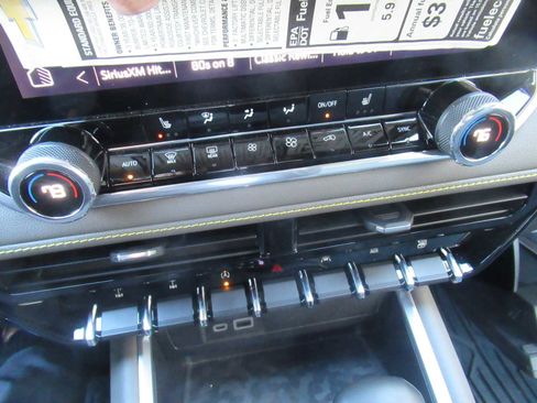 Used 2024 Chevrolet Colorado ZR2 image 34