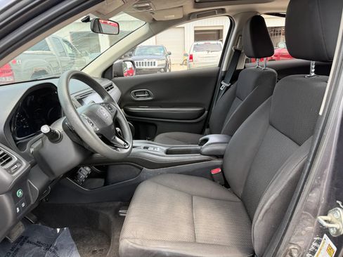 Used 2016 Honda HR-V EX image 2