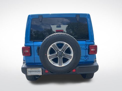 Used 2022 Jeep Wrangler Unlimited Sahara w/ Cold Weather Group AWD/4WD image 4
