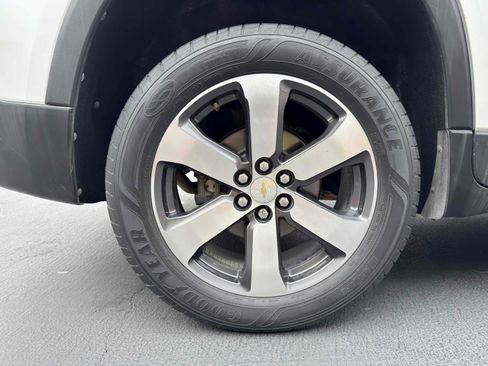 Used 2019 Chevrolet Traverse LT w/ LT Premium Package image 14