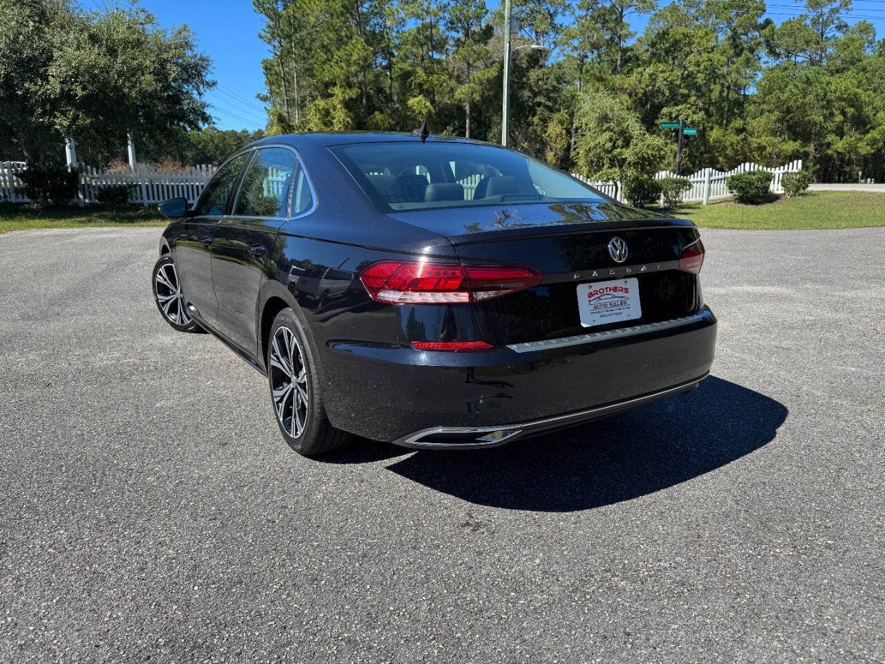 Used 2021 Volkswagen Passat 2.0T SE FWD image 32