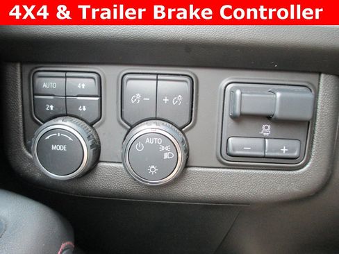 Used 2023 Chevrolet Suburban RST w/ Luxury Package image 18