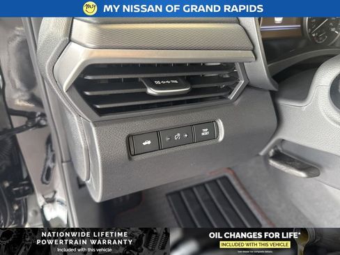 New 2025 Nissan Altima 2.5 SR image 13