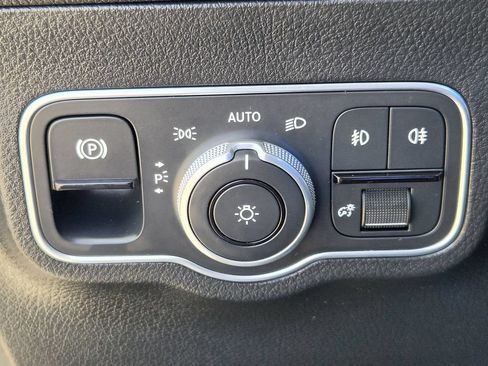 Used 2025 Mercedes-Benz GLA 250 image 23
