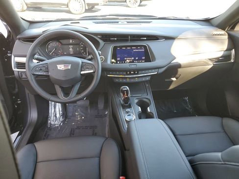 Used 2022 Cadillac XT4 Premium Luxury w/ Enhanced Visibility Package image 17