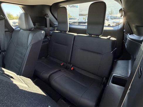 Used 2025 Mitsubishi Outlander SE image 28