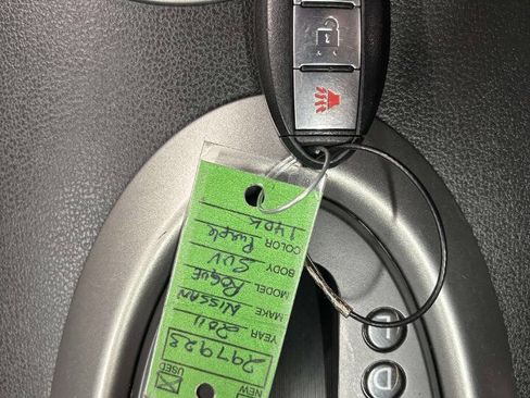 Used 2011 Nissan Rogue SV w/ Premium Pkg image 38