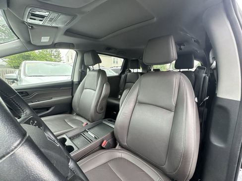 Used 2023 Honda Odyssey EX-L image 2
