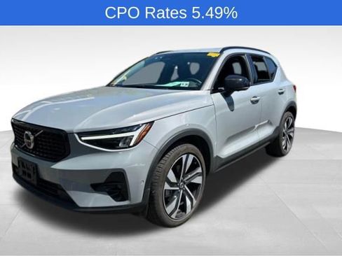 Used 2024 Volvo XC40 B5 Plus w/ Protection Package Premier AWD/4WD image 1