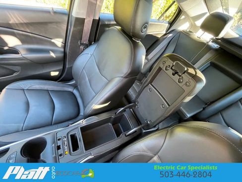 Used 2017 Chevrolet Volt Premier w/ Driver Confidence II Package image 27