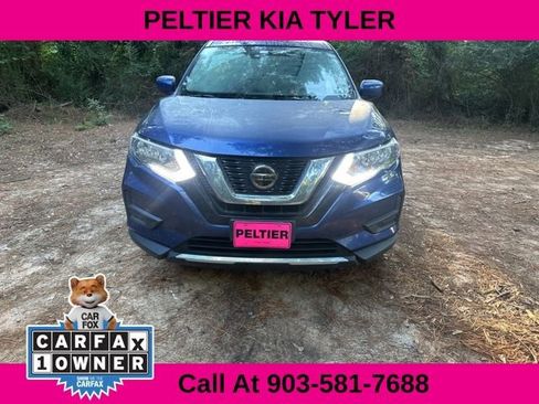 Used 2019 Nissan Rogue S image 2