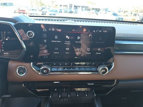 Used 2023 GMC Canyon AT4 w/ AT4 Premium Package image 19