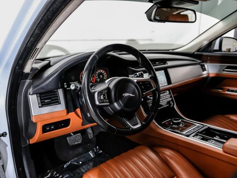 Used 2018 Jaguar XF Portfolio RWD image 22