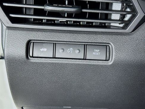 Used 2025 Nissan Altima 2.5 SR image 10