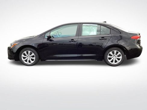 Used 2025 Toyota Corolla LE FWD image 6