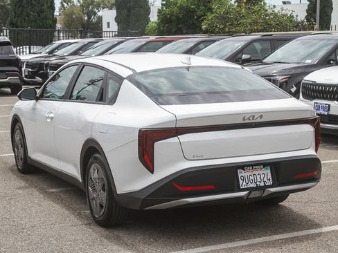 Certified 2025 Kia K4 FWD image 8