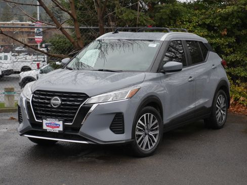 Used 2021 Nissan Kicks SV w/ Exterior Package image 2