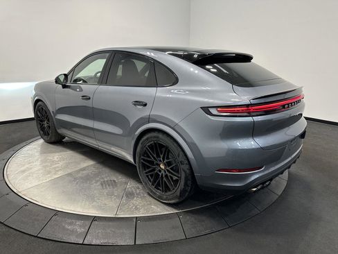 New 2026 Porsche Cayenne Coupe AWD/4WD image 3