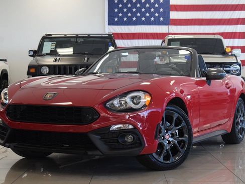 Used 2020 FIAT 124 Spider Abarth w/ Convenience Group RWD image 3