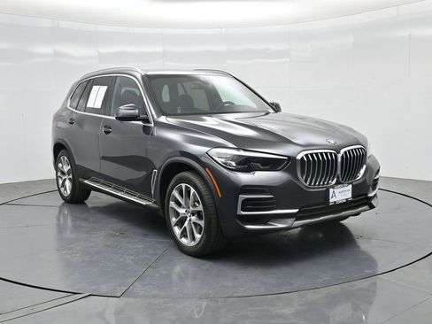 Used 2023 BMW X5 xDrive40i AWD/4WD image 56