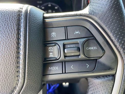 Used 2025 Toyota Tacoma TRD Sport AWD/4WD image 33