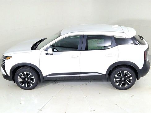 Used 2025 Nissan Kicks SV image 37