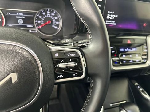 Used 2023 Kia Sorento S w/ Panoramic Sunroof Package image 16